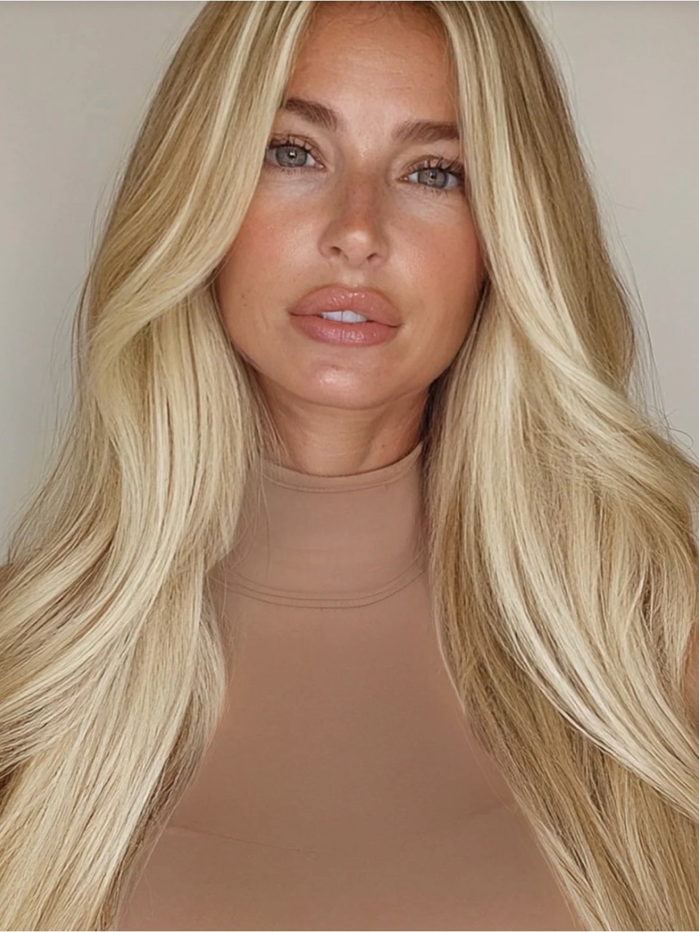 Irresistible Me Luxury Human Hair Extensions - Shadow Root White  Blonde 20” New